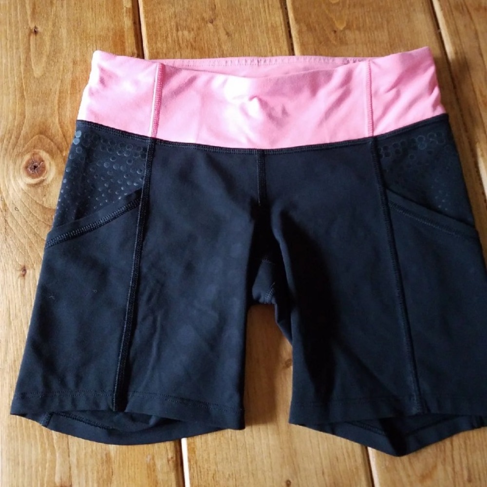 Lululemon shorts size 4